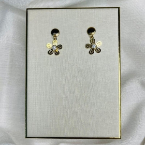 BRINCO MARGARIDA COM ZIRCONIA NO CENTRO